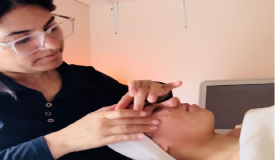facial treatment Revitalize Clinic spa Etobicoke