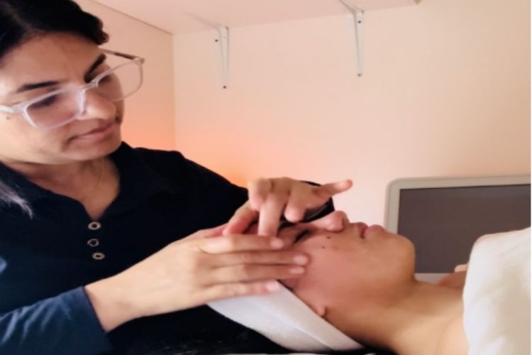 facial treatment revitalize clinic